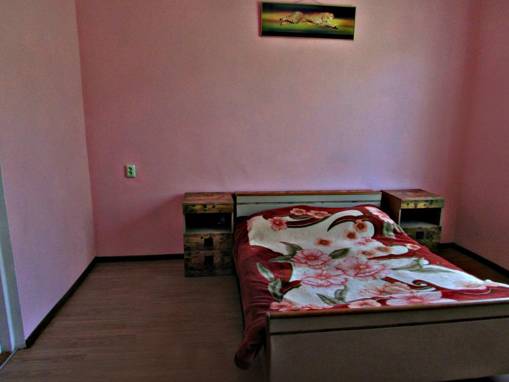 Joni Guest House Batoemi Buitenkant foto