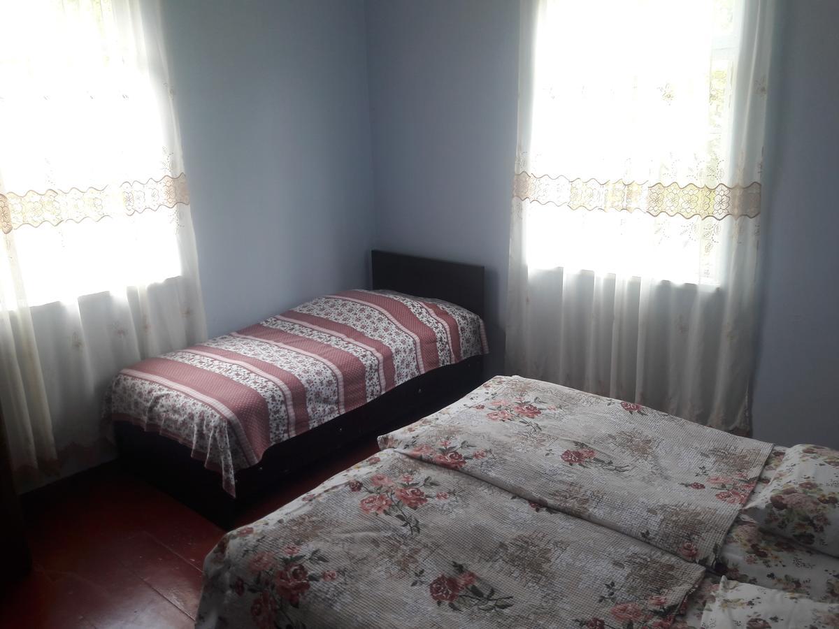 Joni Guest House Batoemi Buitenkant foto